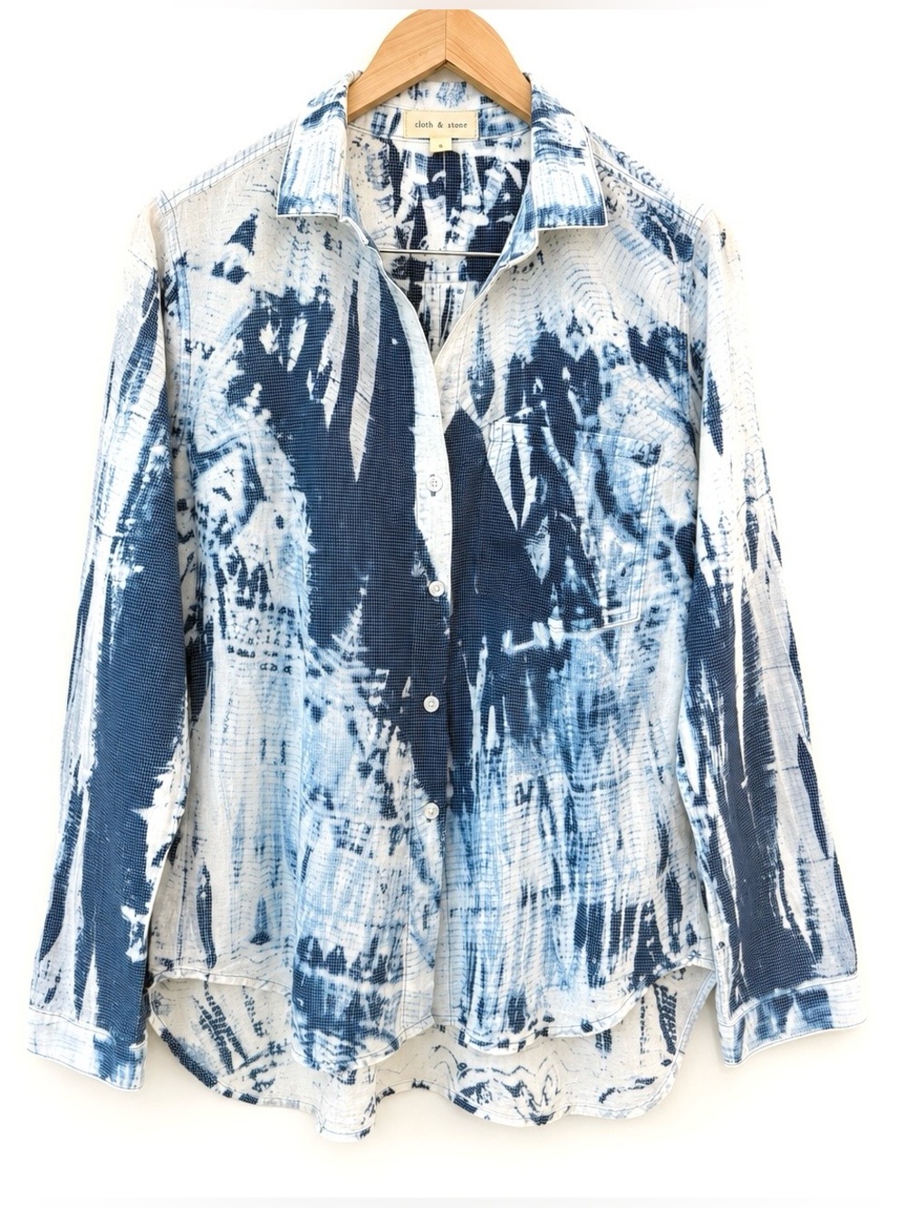 Cloth & Stone Blue White Abstract Print Button Down Shirt Sz S Boho Beach - Picture 2 of 6